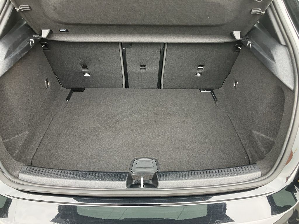 Fahrzeugabbildung Mercedes-Benz A 200 AMG*NIGHT*PANO*MULTIB LED*TOTW*KEYL*19ZOLL