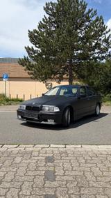 BMW 325i E36 - BMW 325 aus 1990: 325i