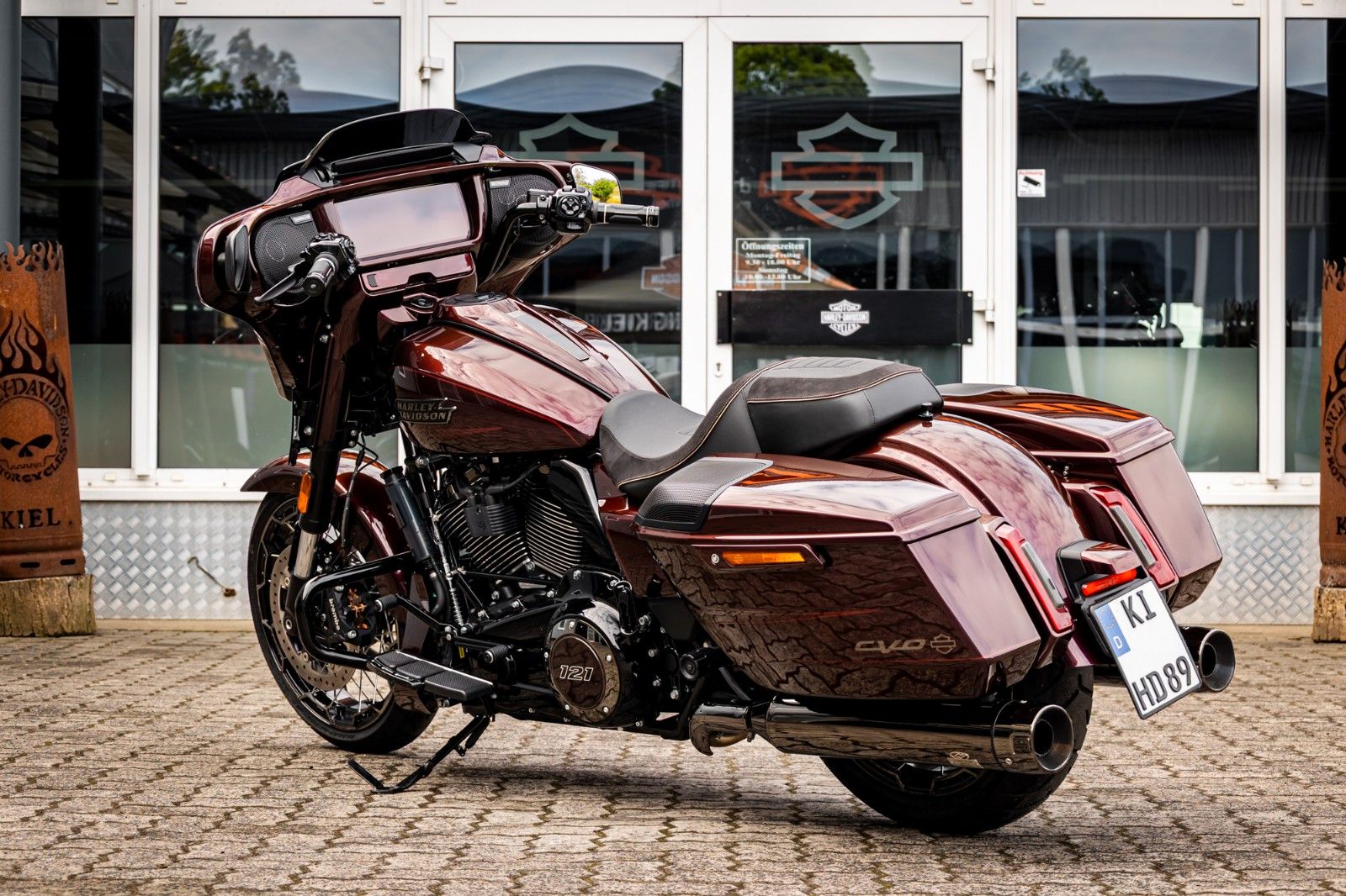 Fahrzeugabbildung Harley-Davidson CVO Street Glide FLHXSE 121 Cui - Jekill & Hyde