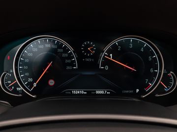 Fahrzeugabbildung BMW 750i xD M Sport 360°Laser Glasdach HUD DAB H/K