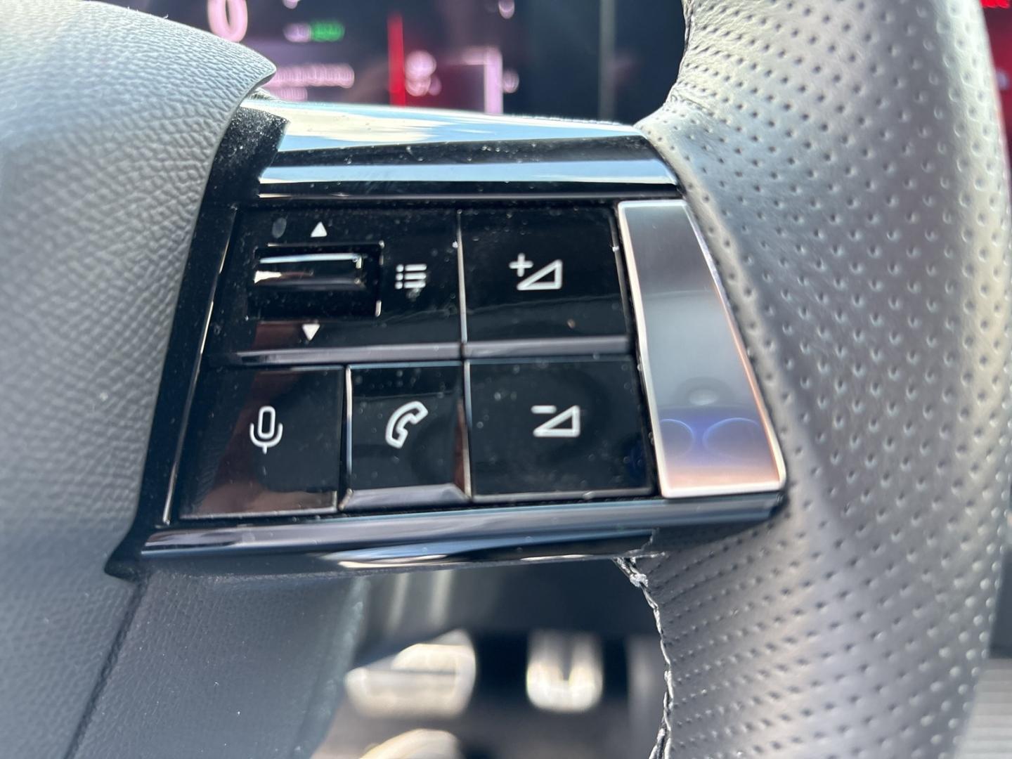 Opel Astra Electric Ultimate 54kWh Infotainment Tech 