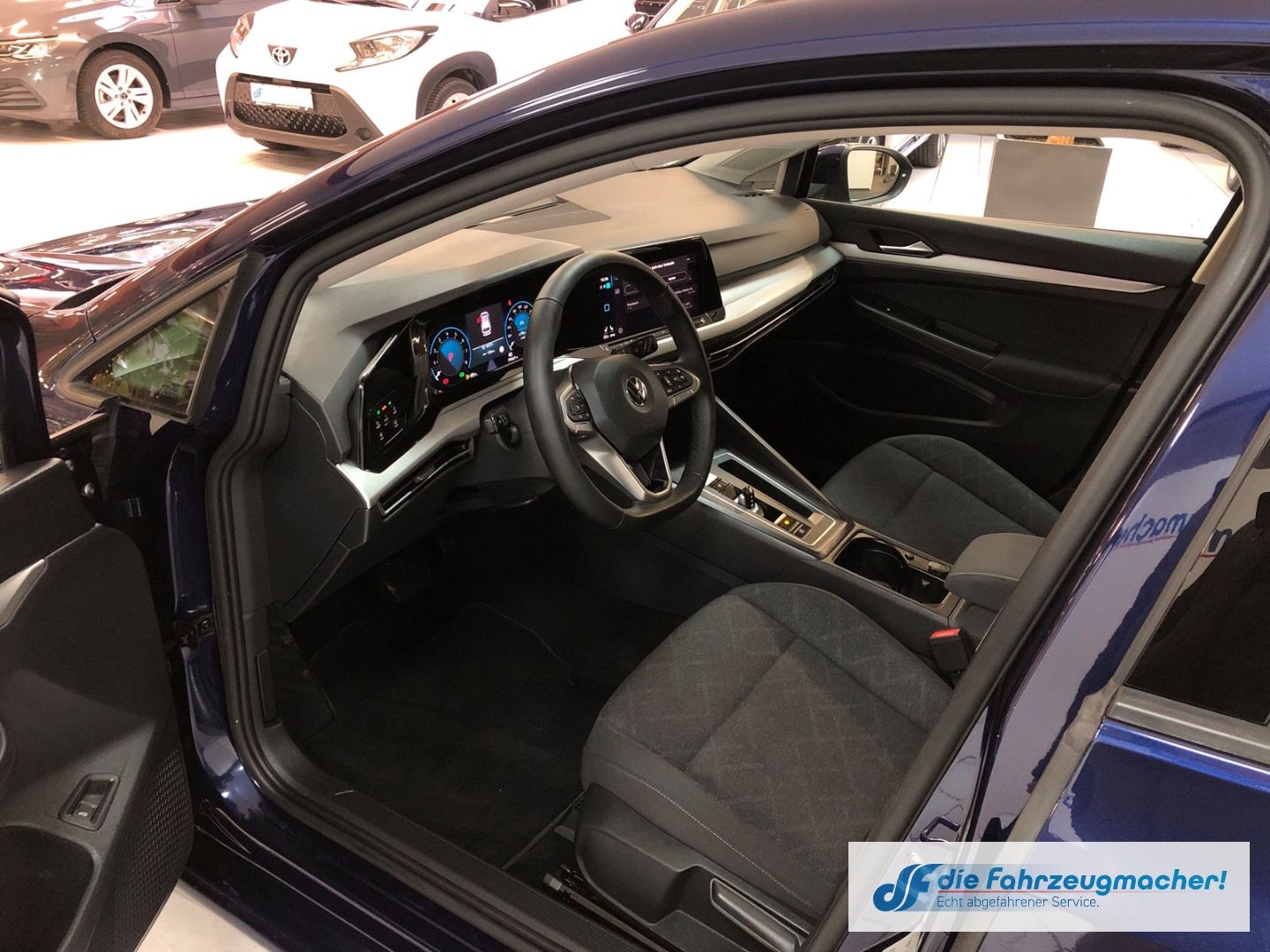 Fahrzeugabbildung Volkswagen Golf VIII Variant Life eTSI 1.5 Mildhybrid EU6d