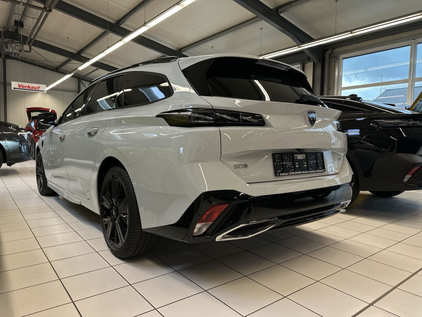 Fahrzeugabbildung Peugeot 308 SW GT HYBRID 145 e-DSC6 Panorama Navi ACC