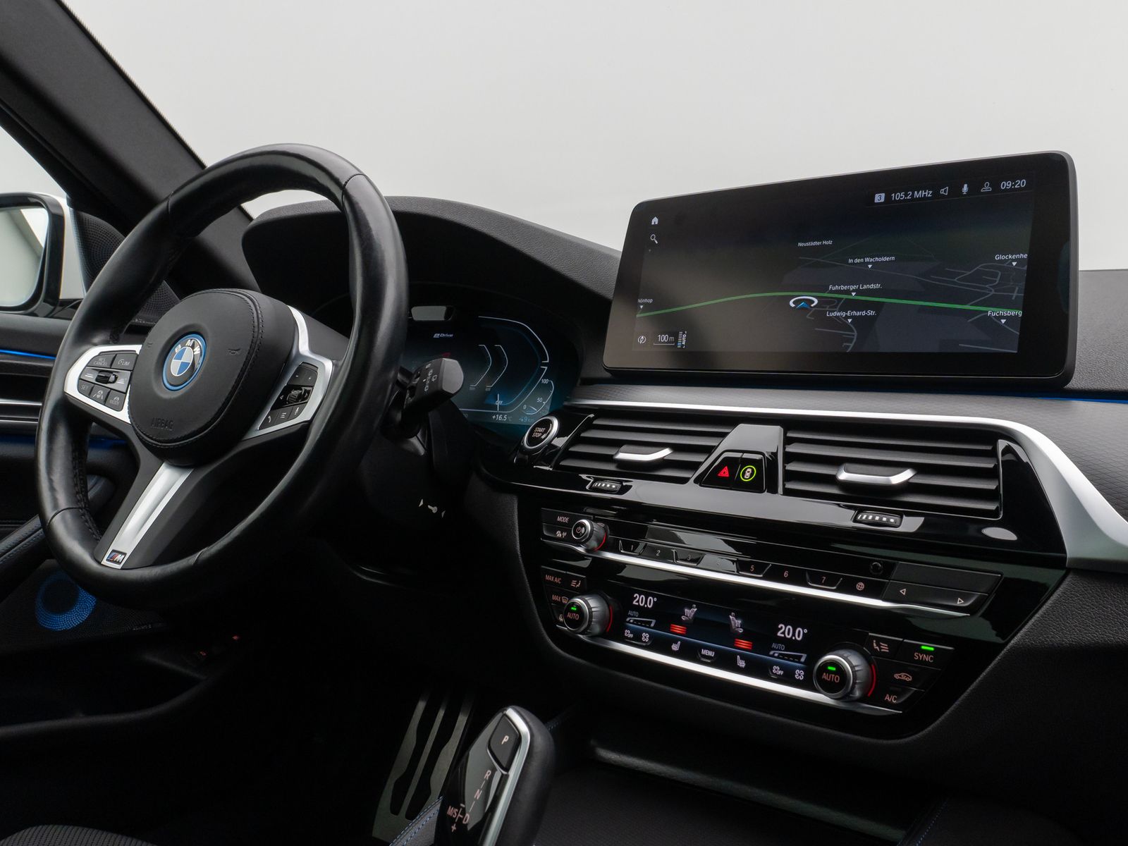 Fahrzeugabbildung BMW 530e M Sport Panorama 360°Laser HUD Komfort 20"