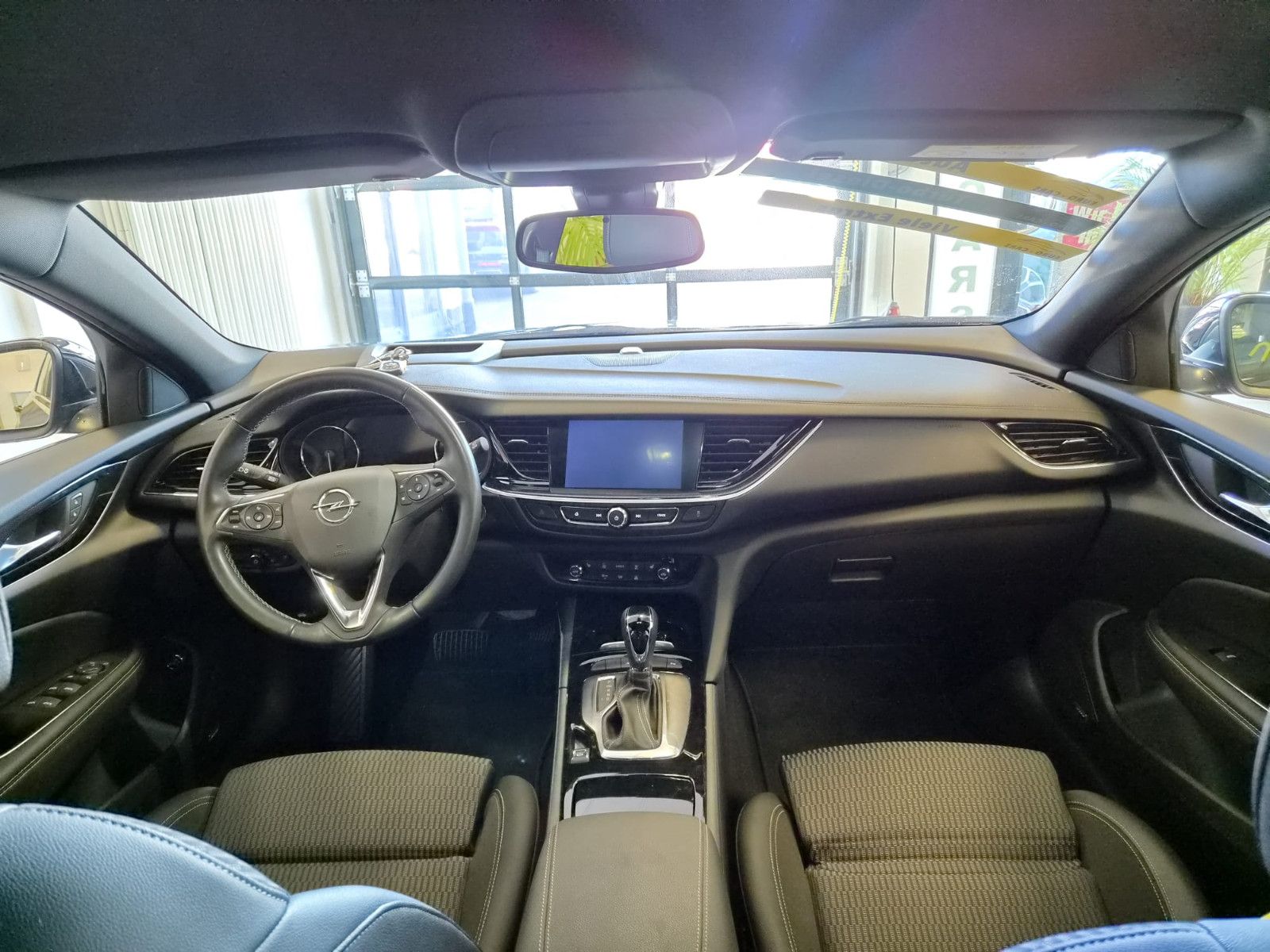 Fahrzeugabbildung Opel Insignia B Sports Tourer Elegance / ERGOSITZ /