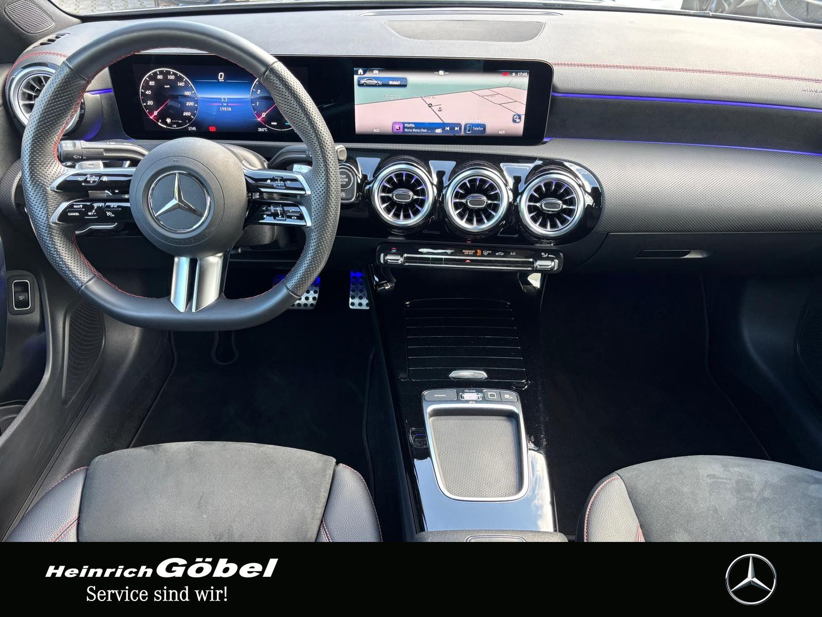 Fahrzeugabbildung Mercedes-Benz CLA 180 AMG*KEYLESS*KAMERA*AMBIENTEBELEUCHTUNG*