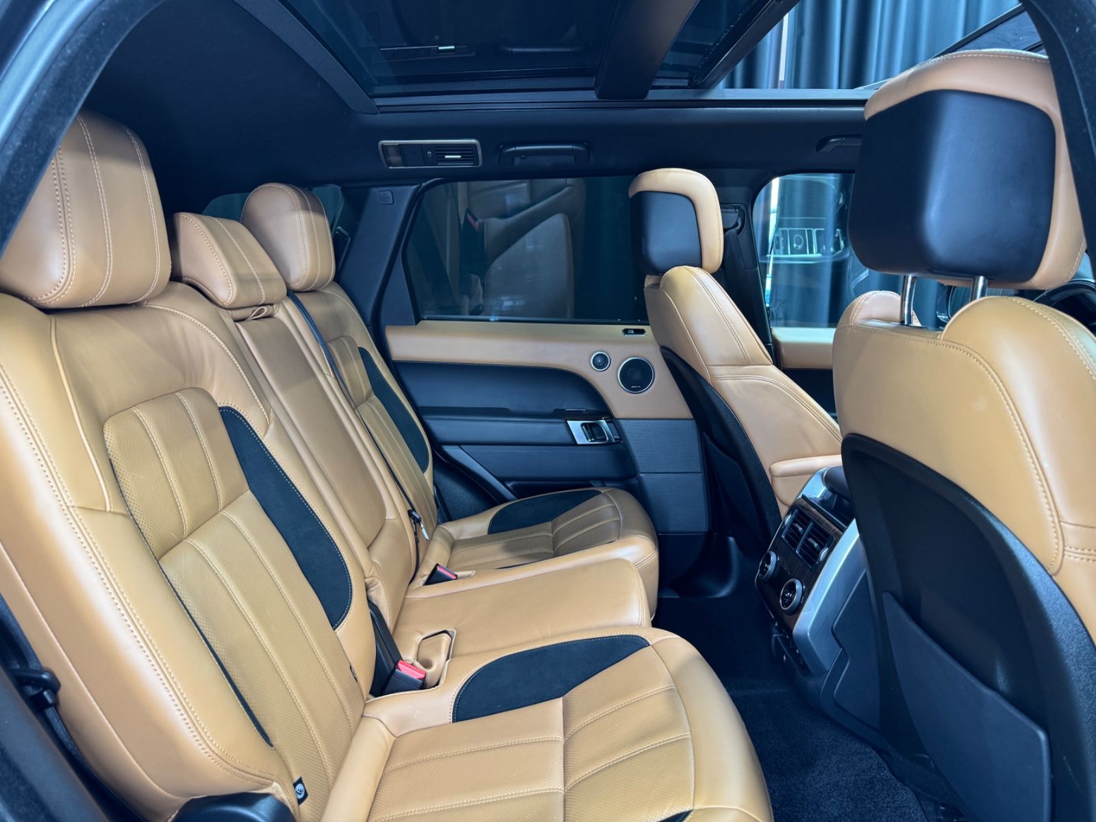 Fahrzeugabbildung Land Rover Range Rover Sport HSE Dynamic|MERIDIAN|360°|HuD