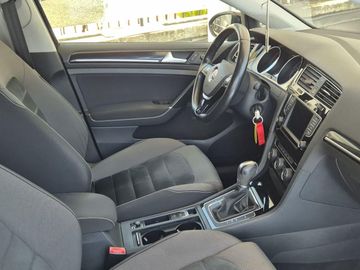 Volkswagen Golf - 8