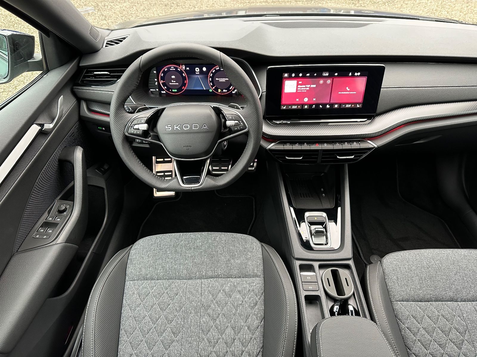 Fahrzeugabbildung SKODA Octavia Combi 1.5 TSI Sportline DSG Navi/ACC/APP