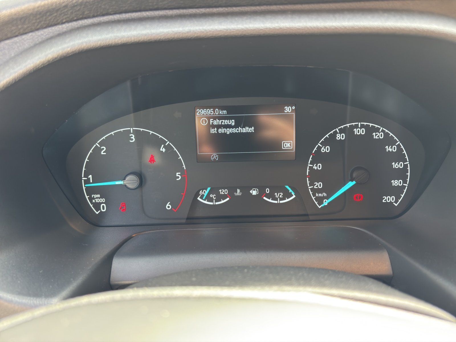 Fahrzeugabbildung Ford Transit 2.0 Ecoblue 350 L4 Trend