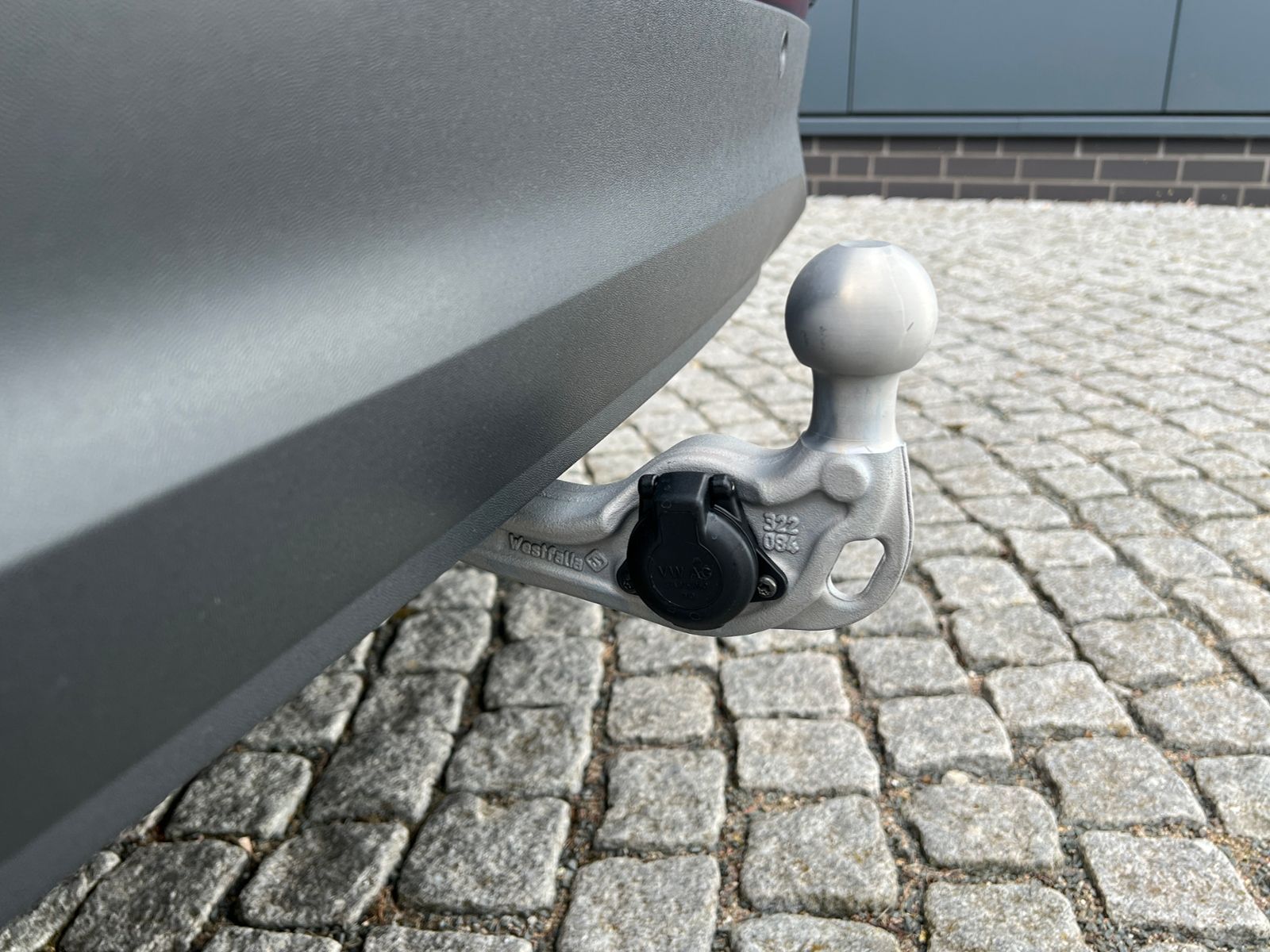 Fahrzeugabbildung Volkswagen Tiguan Elegance 1.5 eTSI DSG *AHK, IQ.Light, Nav