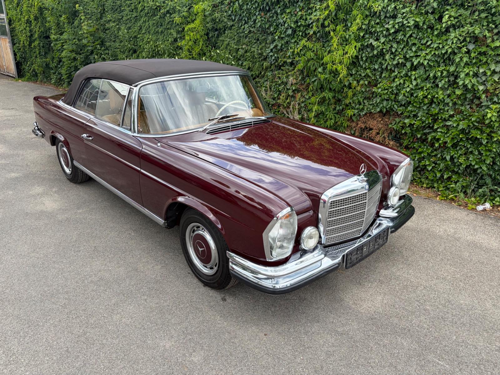 Mercedes-Benz 280  Werks Flachkühler