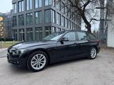 BMW 330d xDrive Sport Line Automatic/Garantie !!! - BMW 330 Gebrauchtwagen in München