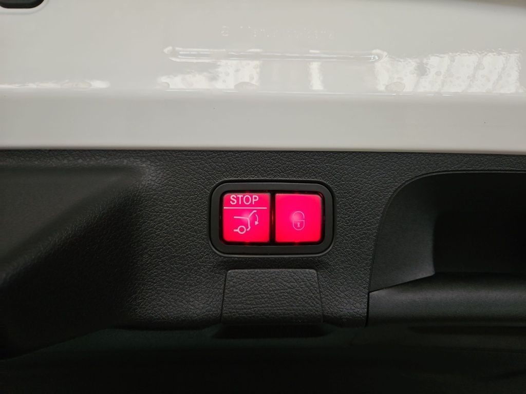 Fahrzeugabbildung Mercedes-Benz CLA 200 SB AMG AHK Pano Totwi. LED SHZ Sport DAB