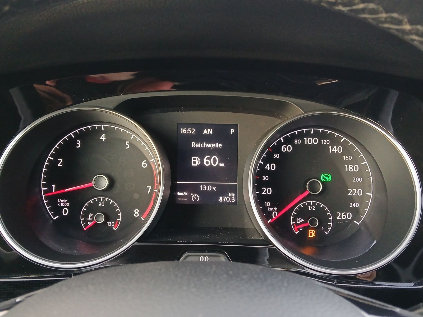Fahrzeugabbildung Volkswagen Touran TSI Sound DSG LED AHK Navi ACC PDC SH