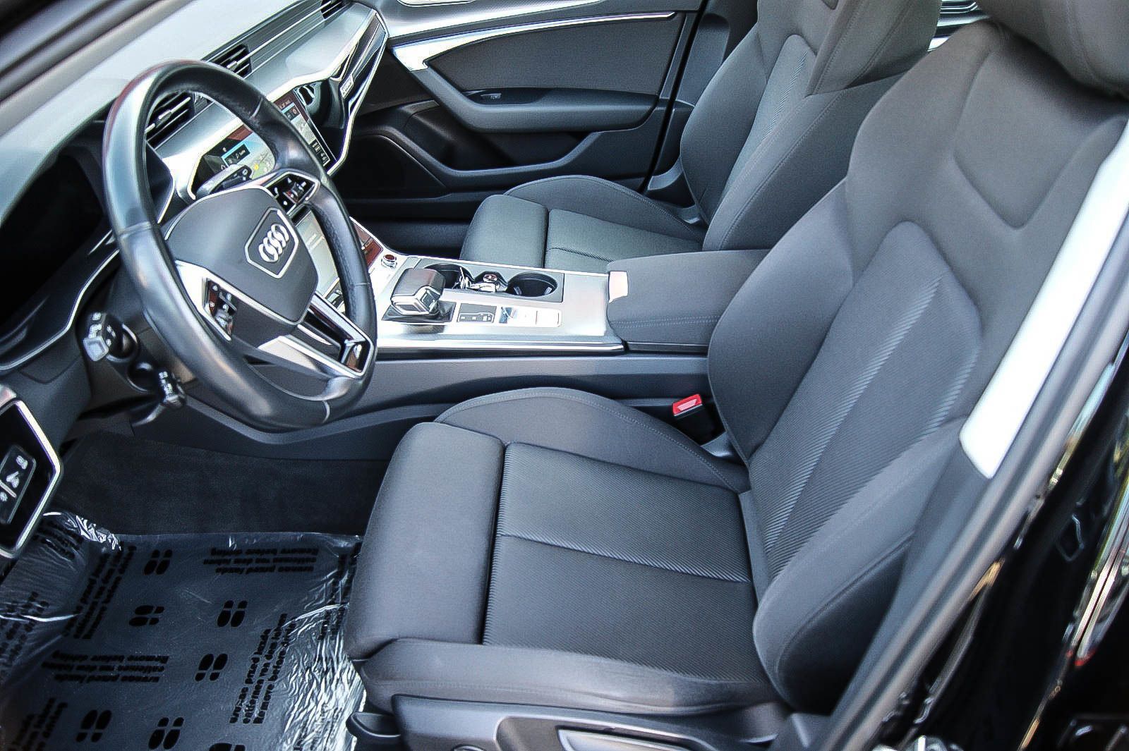 Fahrzeugabbildung Audi A6 Avant 50 TFSI e quattro S-LINE MATRIX ANHZV