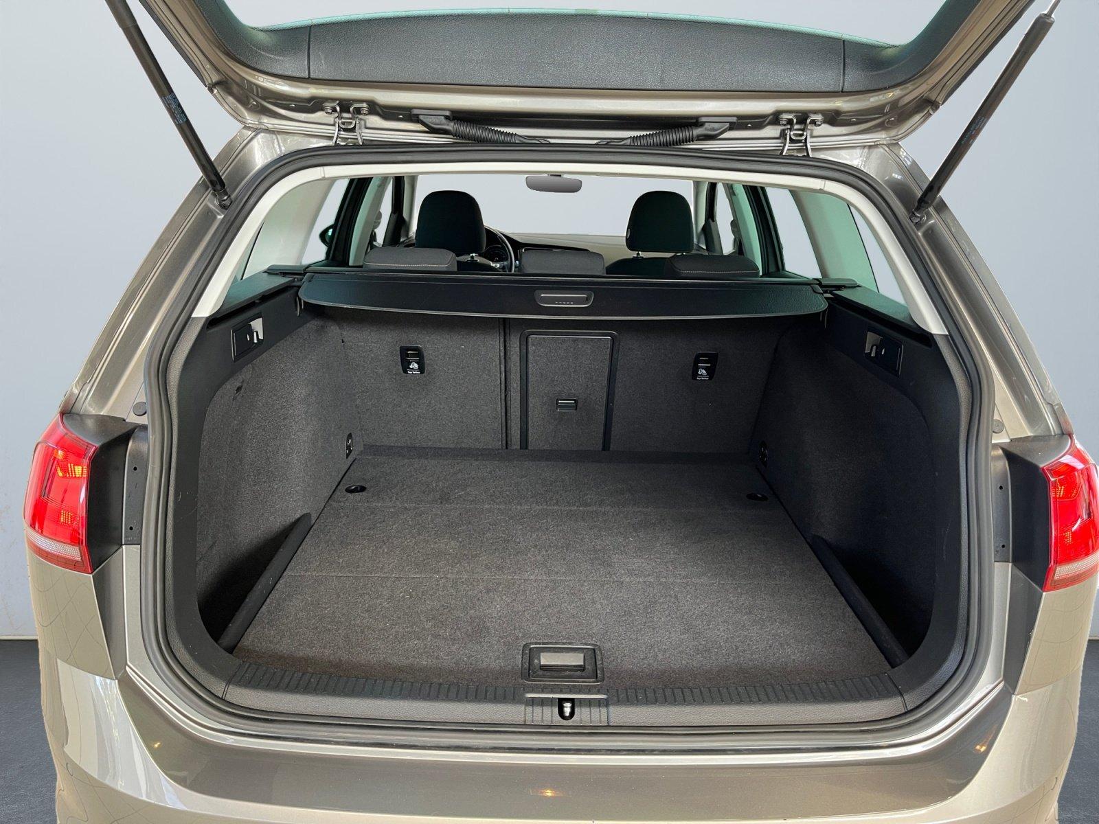 Volkswagen Golf VII Variant R-Line 1.4 TSI DSG BiXenon PDC
