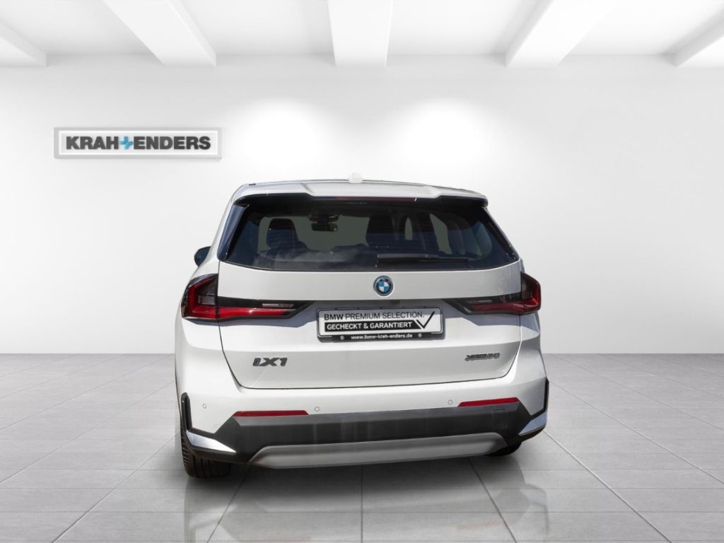 BMW iX1 xDrive30 Panorama Navi HUD RFK eSitze PDCv h foto 4