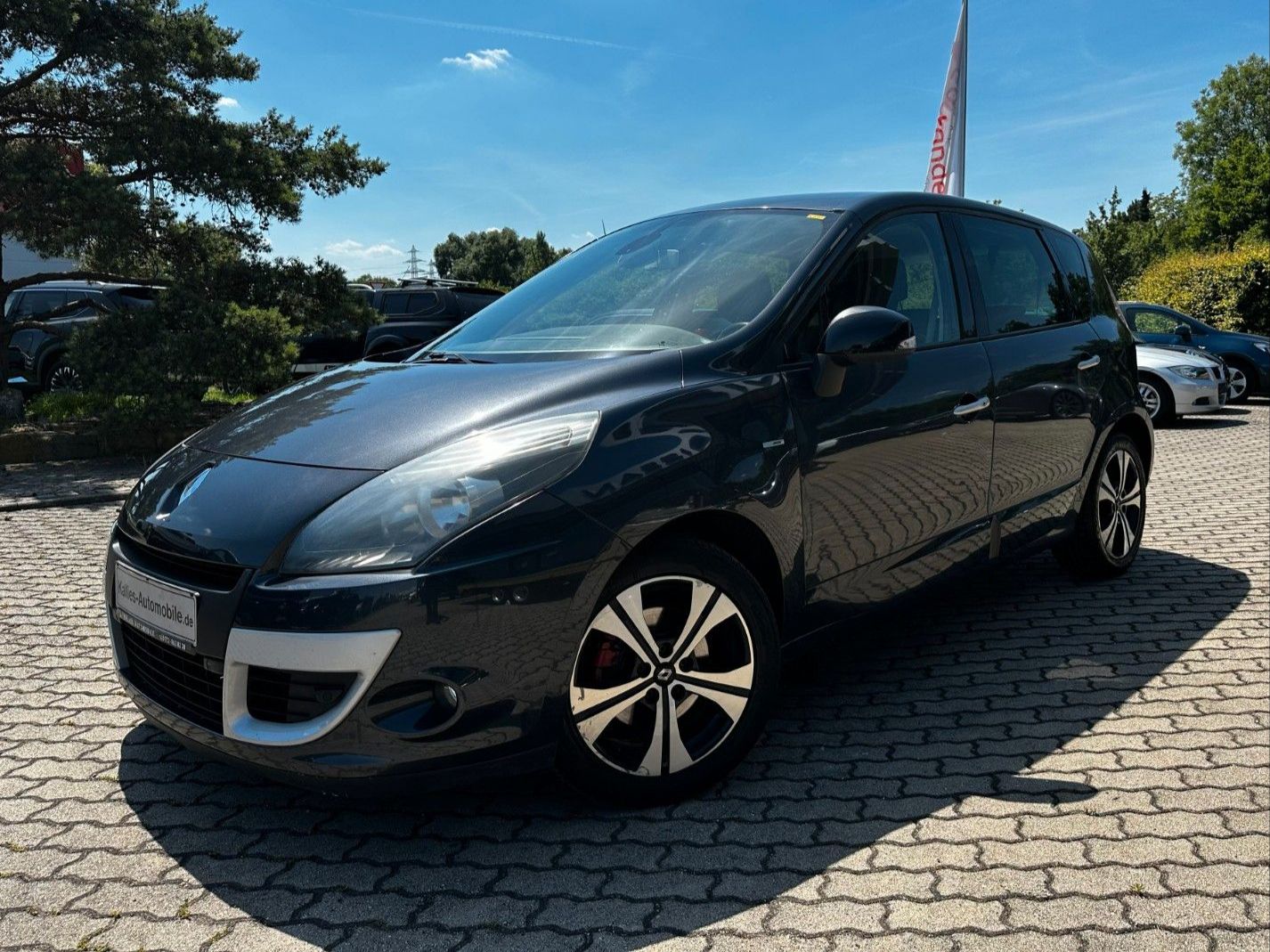 Fahrzeugabbildung Renault Scenic III BOSE / Teilleder / Klimaaut./ Navi.