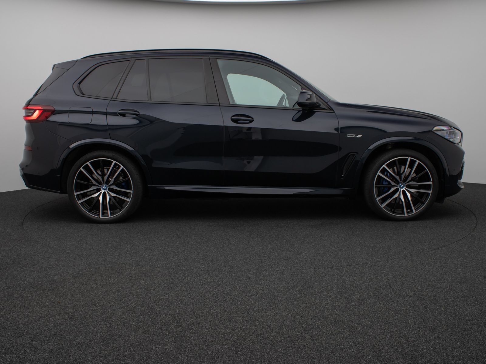 Fahrzeugabbildung BMW X5 xD45e M Sport Kamera Laser HUD DAB HiFi ACC