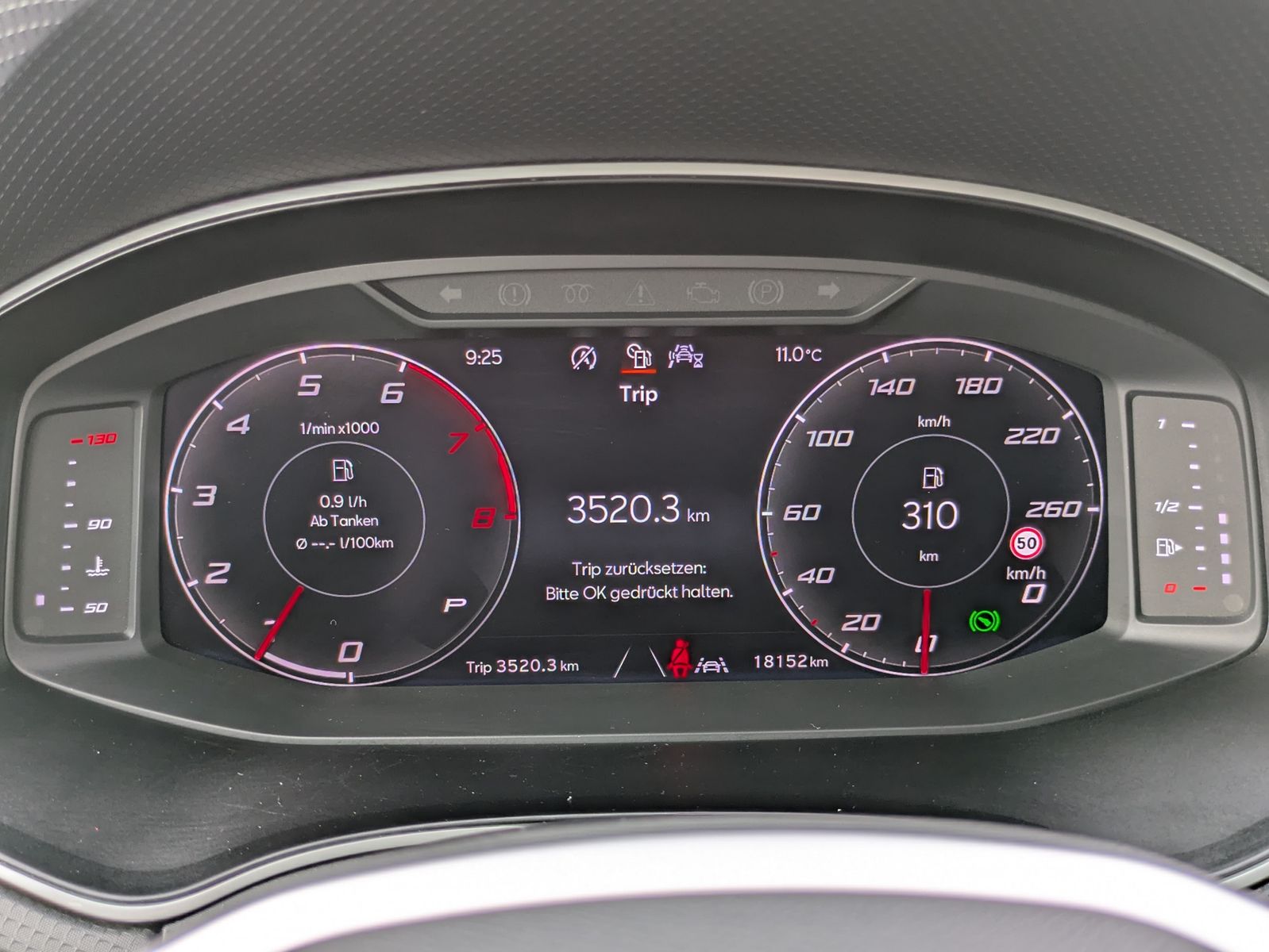 Fahrzeugabbildung SEAT Arona 1.0 TSI FR DSG AHK*ACC*LED*APP*DAB*KAMERA