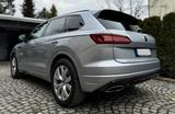 Volkswagen Touareg 3.0 V6 eHybrid 4MOTION Tiptronic R - Volkswagen Touareg: Firmenfahrzeug