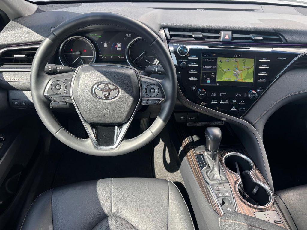 Toyota Camry Executive (XV7)