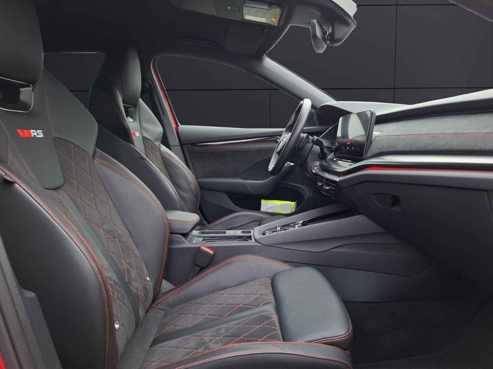 Fahrzeugabbildung SKODA Octavia Combi TDI RS DSG Matrix Navi HUD ACC RFK