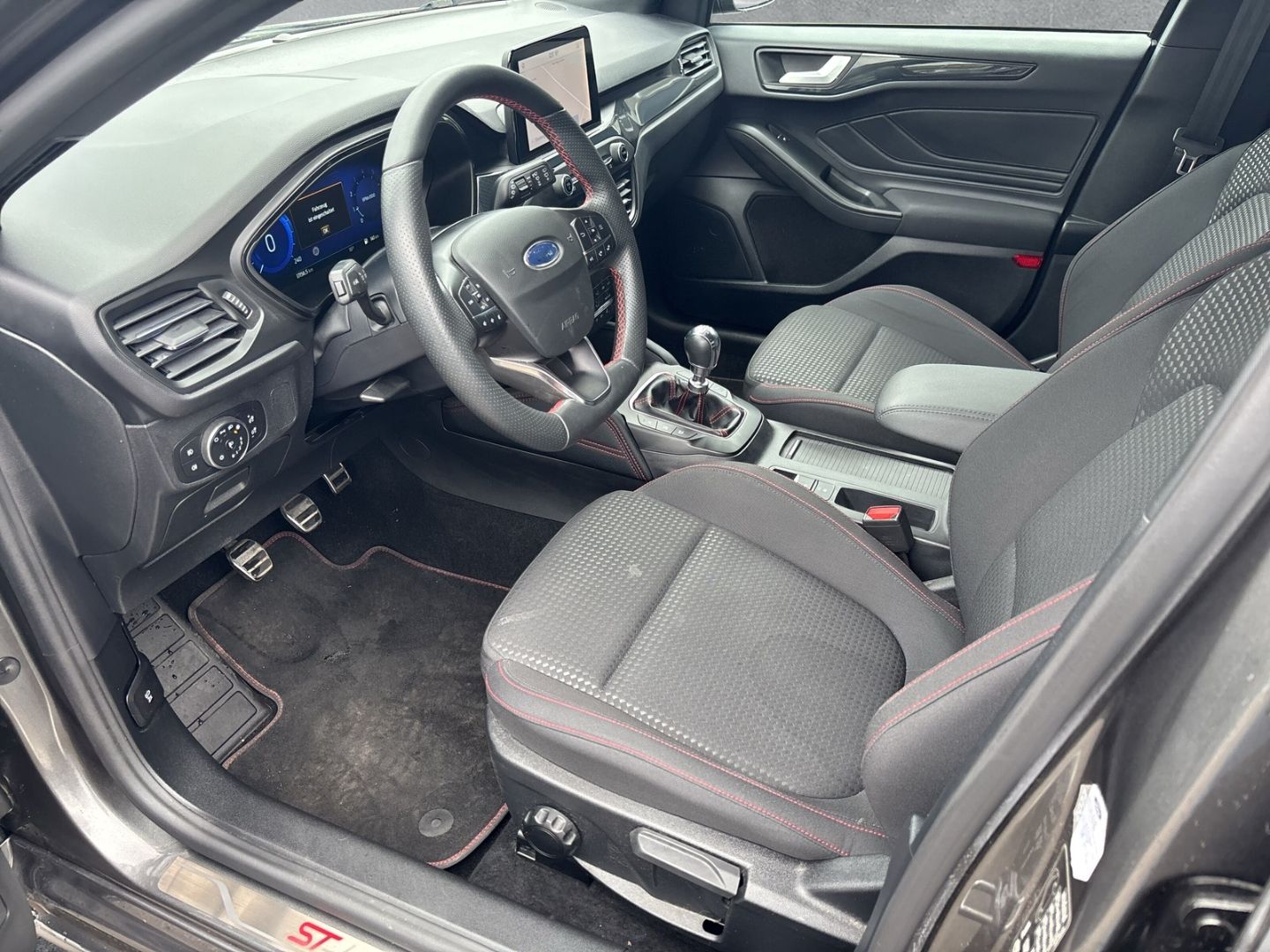Fahrzeugabbildung Ford Focus ST-Line X 1.0 EcoBoost Mild-Hybrid EU6d  *