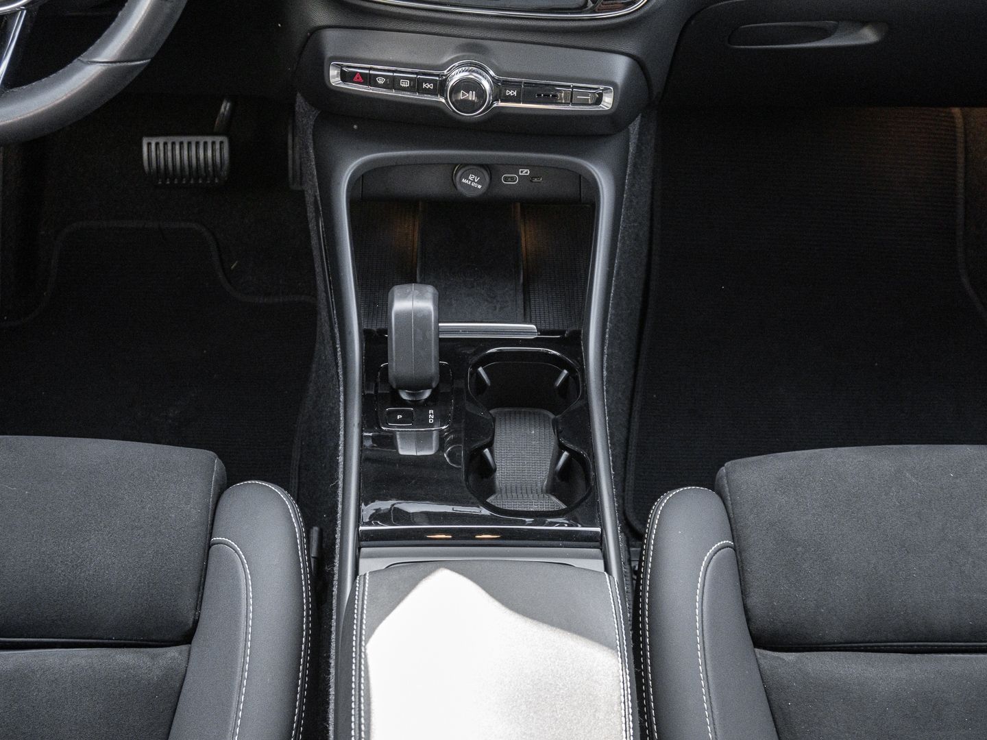 Volvo XC40 Ultimate Recharge Pure Electric AWD Twin St foto 10