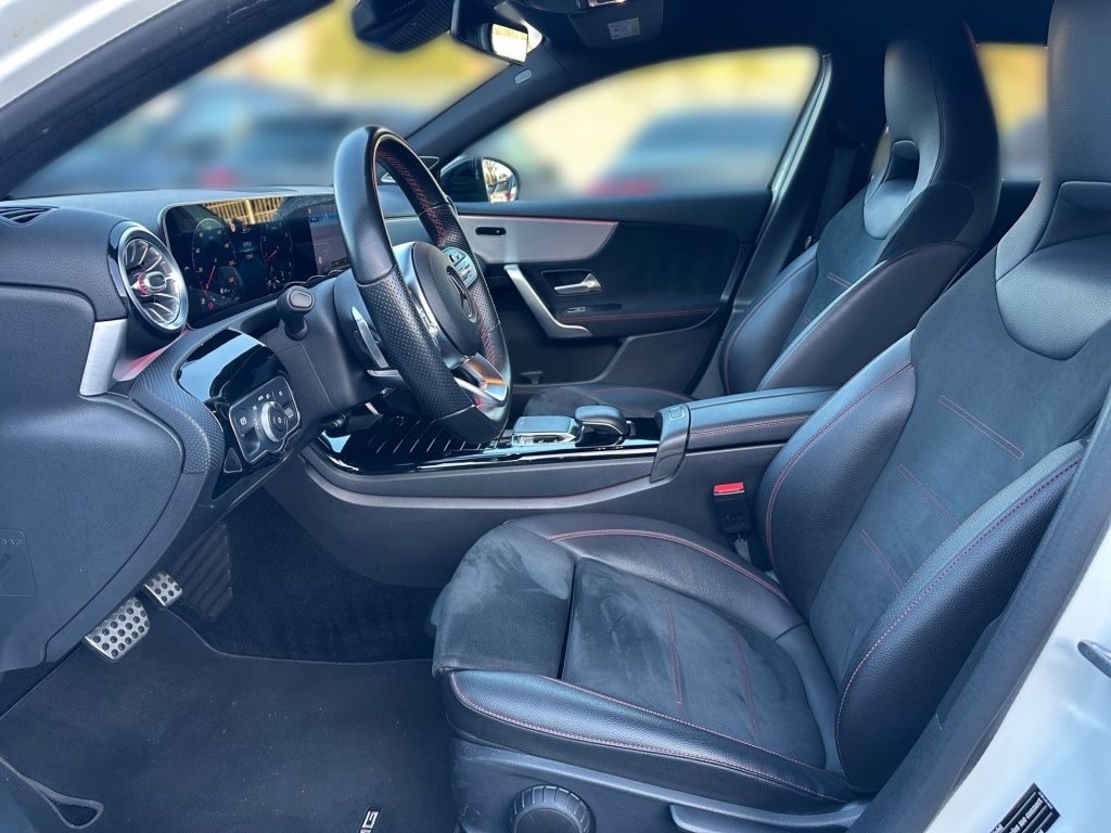 Fahrzeugabbildung Mercedes-Benz A 250 AMG Night Navi LED Burm. SHZ Ambie. Sport