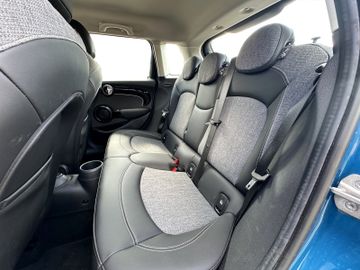 MINI Cooper 1.5 Kam KeyLess LED Navi CARPLAY