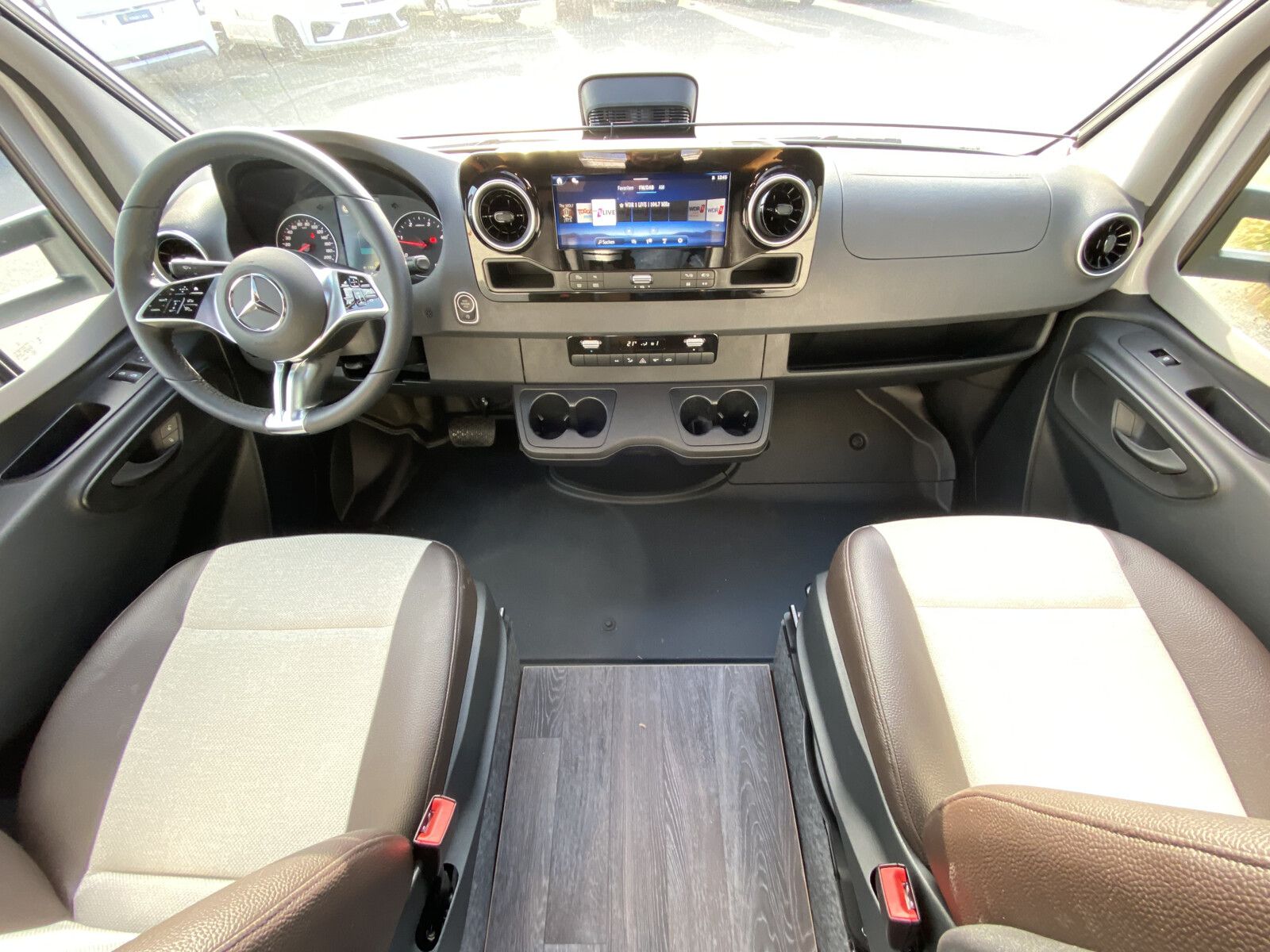 Fahrzeugabbildung Weinsberg CaraCompact MB EDITION PEPPER 640 MEG