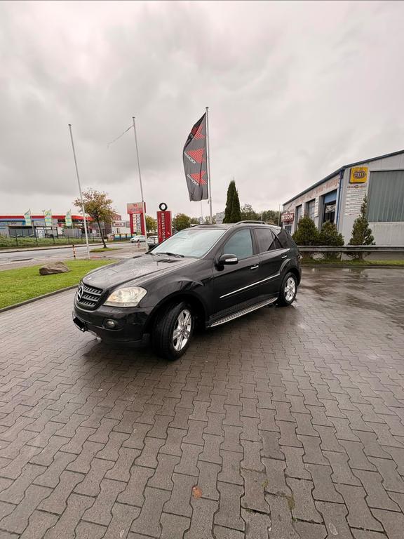 Mercedes-Benz ML 320