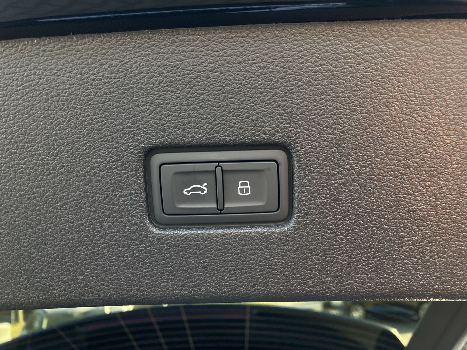 Fahrzeugabbildung Audi Q8 TDI quattro S line HD MATRIX PANO B&O STANDH