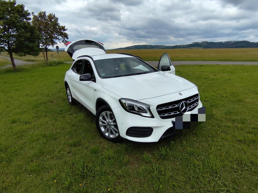 MERCEDES-BENZ GLA 200 GLB 200 DCT -