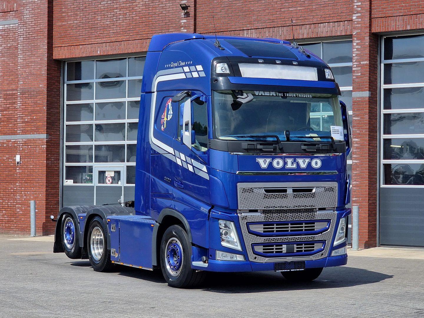 Volvo FH 13.500 Globetrotter XL 6x2 - Custom interior