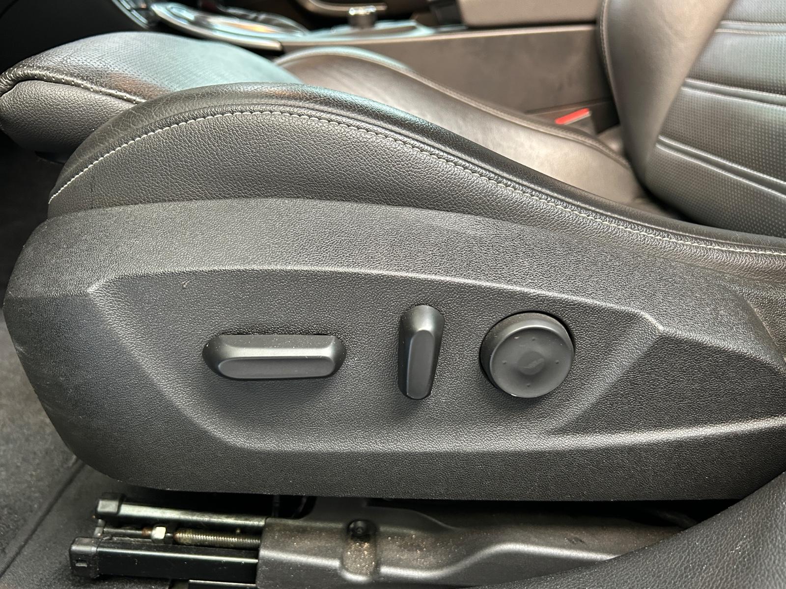 Opel Insignia 2011 — photo 17