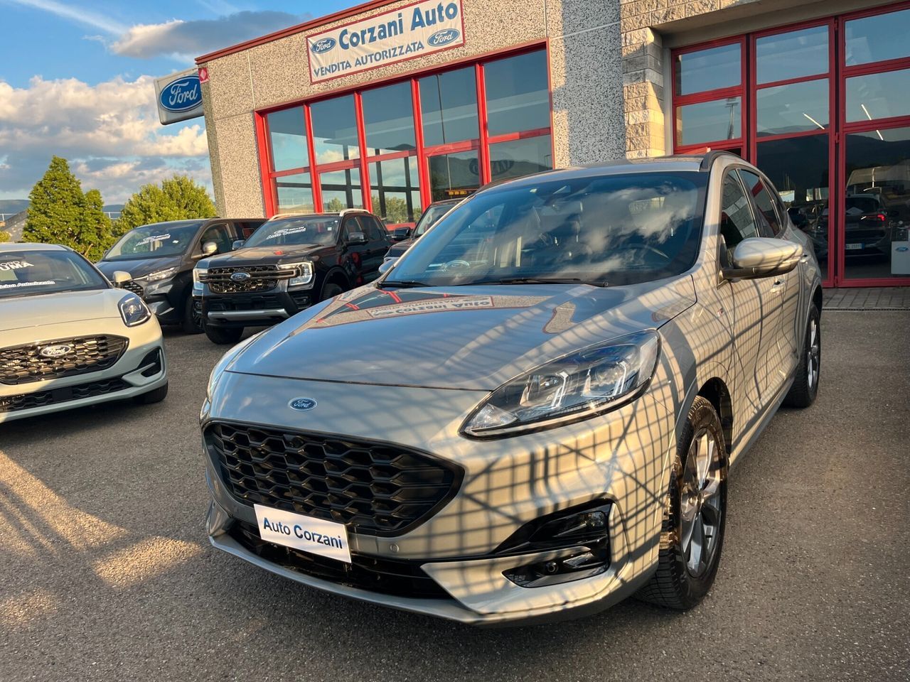 Ford Kuga 2.5 Full Hybrid 190 CV CVT 2WD ST-Line imagem 2