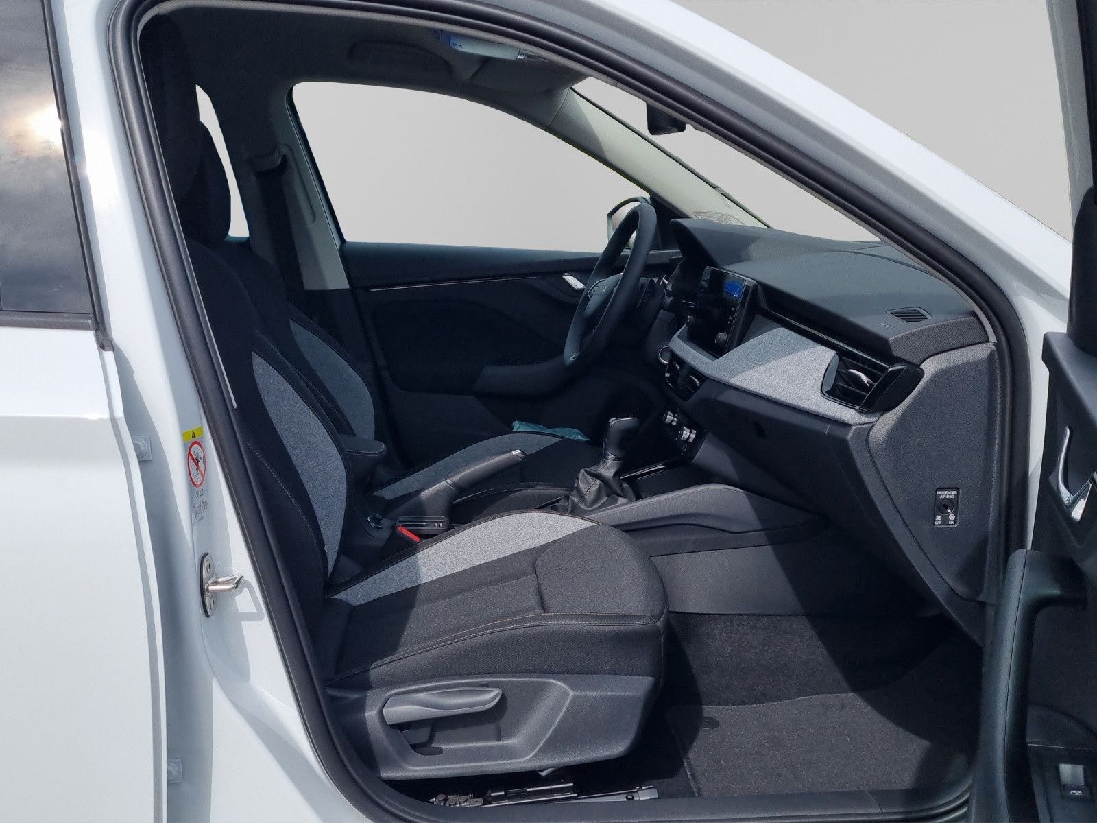 Fahrzeugabbildung SKODA Kamiq Balance 1,5 TSI AHK Simply Clever Black