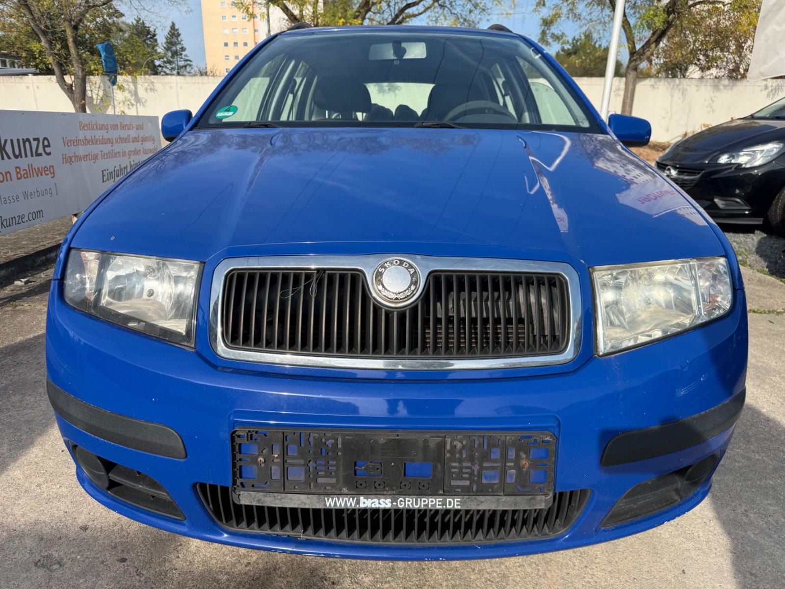 Skoda Fabia 2008 — rear view