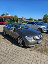 Mercedes-Benz E250 TOP gepflegt mit KW Fahrwerk!! - Mercedes-Benz E 250 in Stuttgart