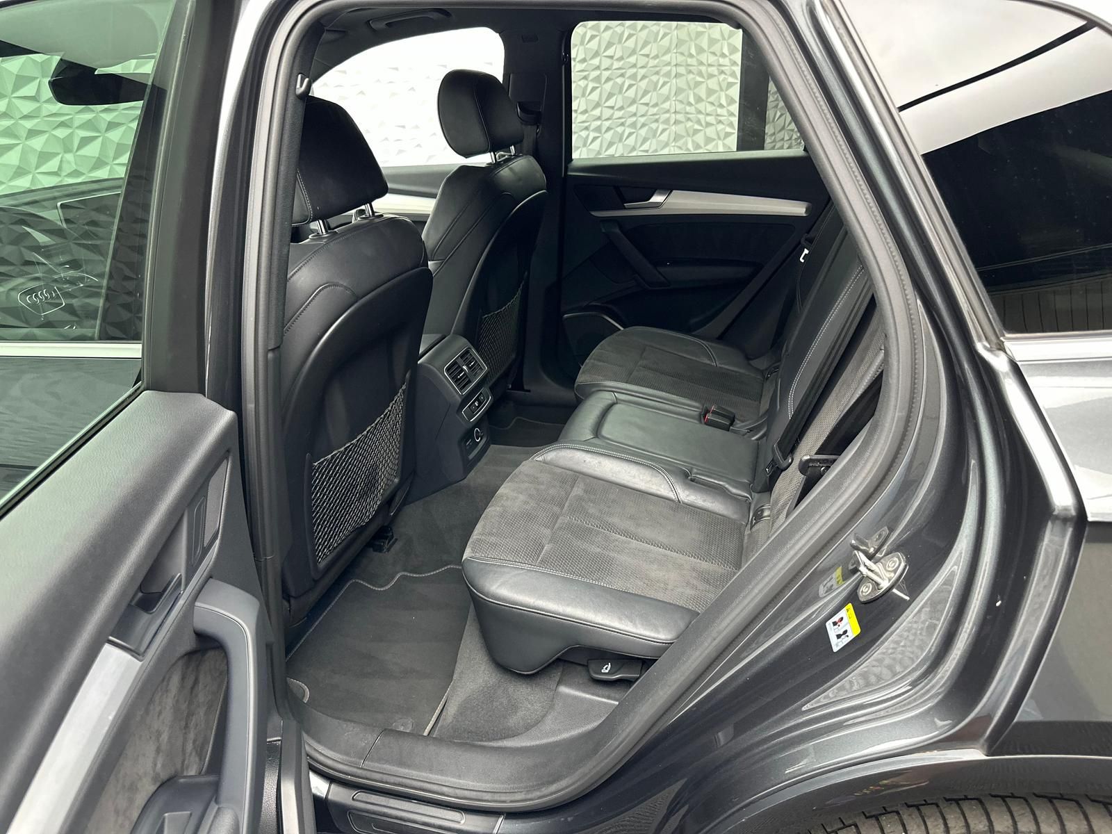 Fahrzeugabbildung Audi Q5 40TDI QUATTRO/SPORT/S-LINE/PANO/PDC/LED/AHK