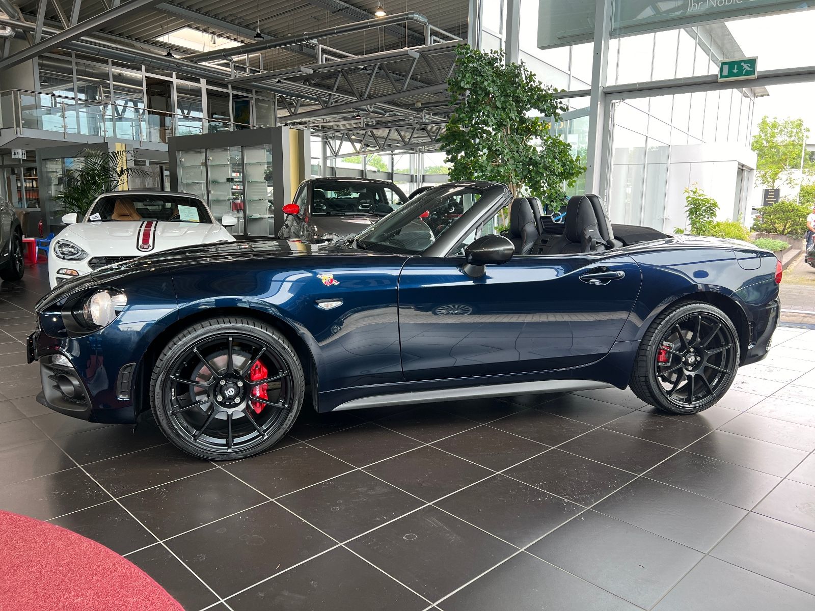 Fahrzeugabbildung Abarth 124 Spider Turismo BOSE NAVI LEDER