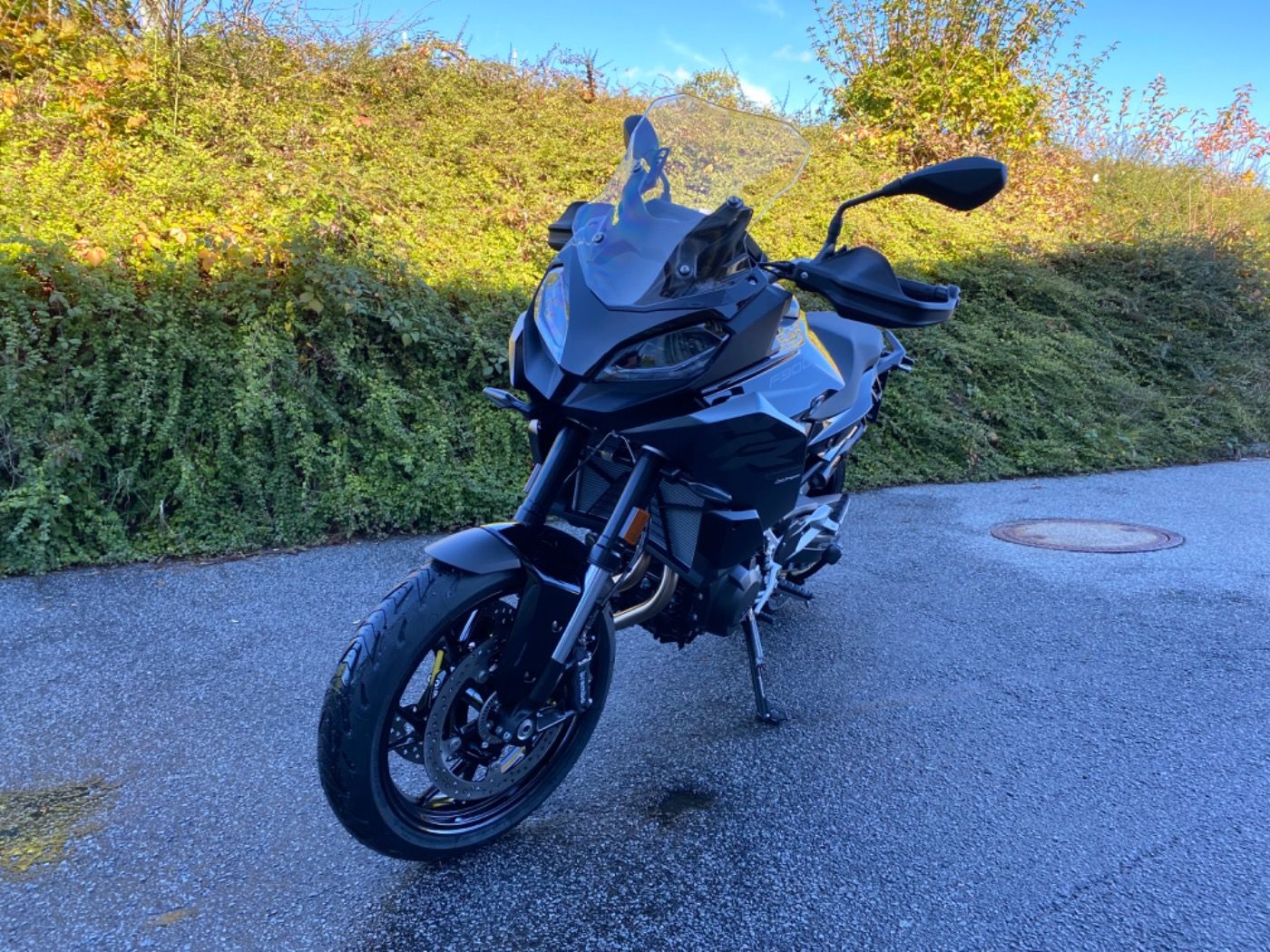 Fahrzeugabbildung BMW F 900 XR Triple Black 4 Pakete