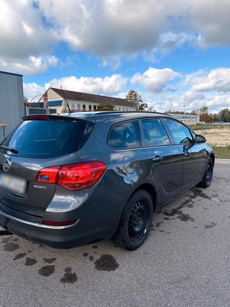 Opel Astra 2012 — photo 5