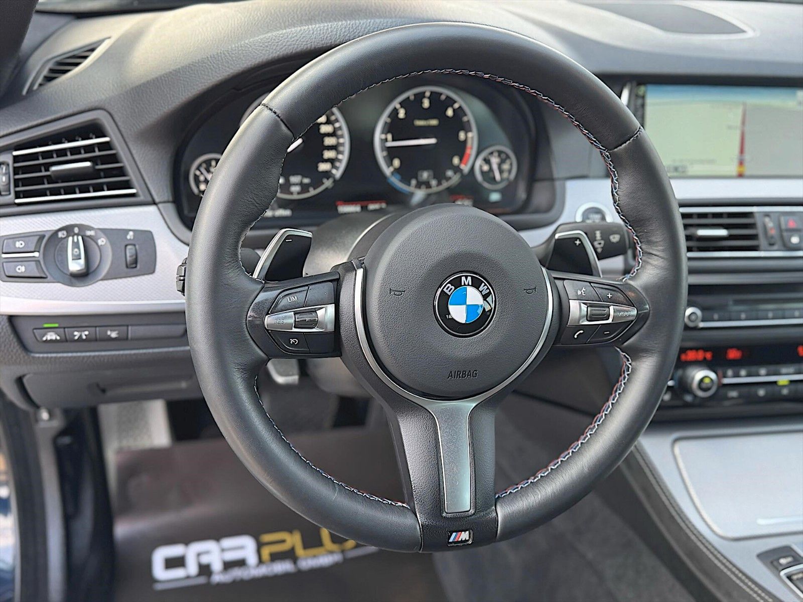Fahrzeugabbildung BMW 520d xDrive M-Sport Shadow *LED*Head Up*Kamera*