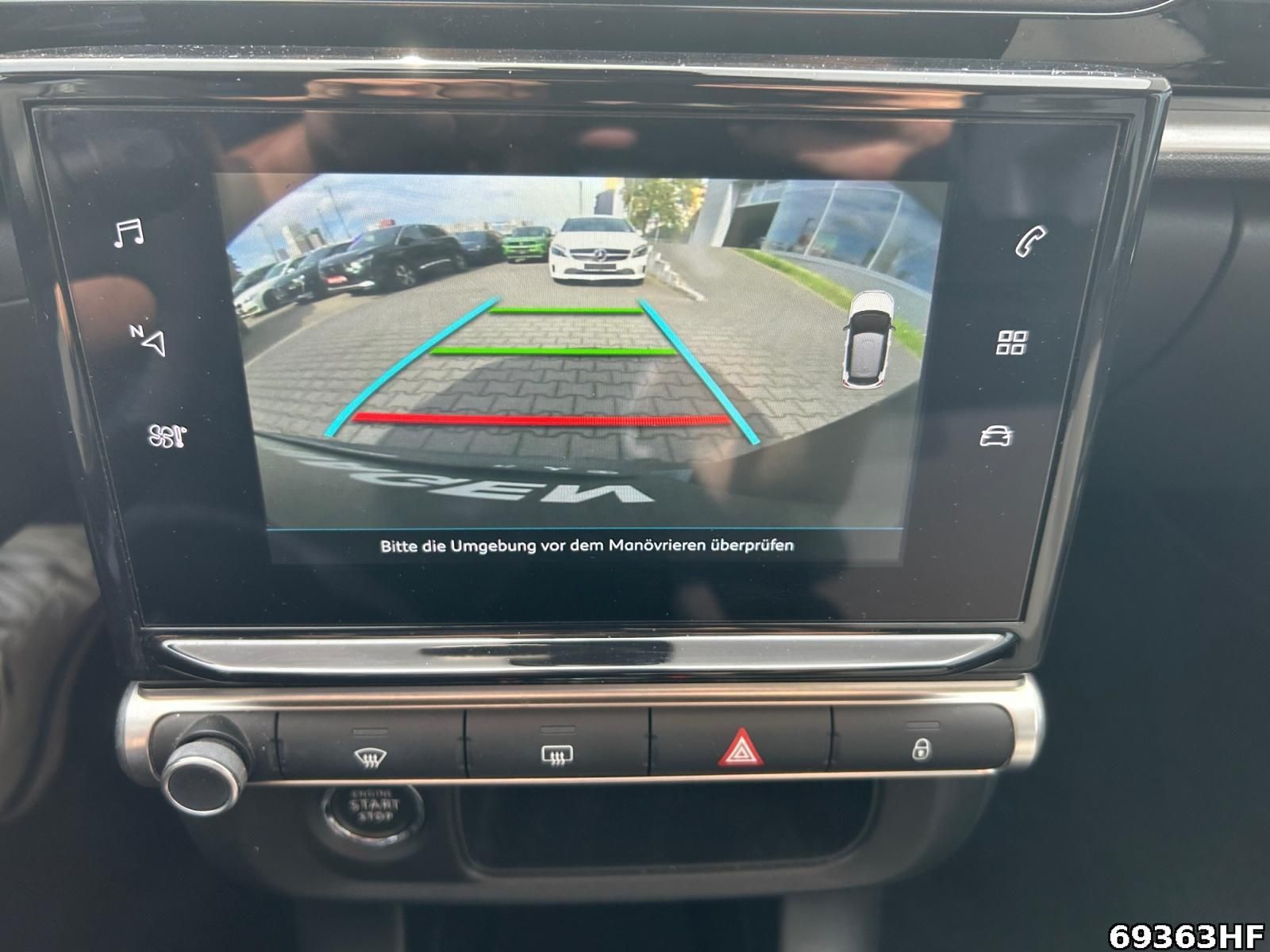 Fahrzeugabbildung Citroën C3 1.2 PureTech 110 Shine S&S *SHZ*NAVI*PDC