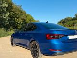 Skoda Superb 2.0 TDI SCR 147kW DSG SPORTLINE SPORTLINE - Skoda Superb mit Diesel-Antrieb: Alcantara, Limousine