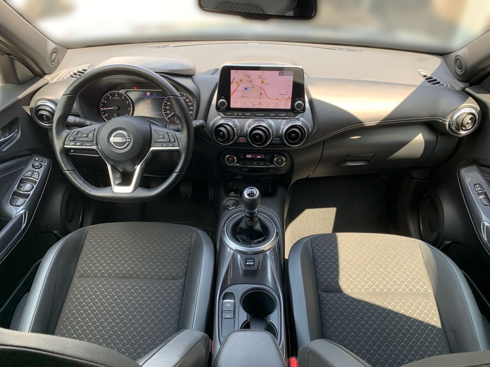 Fahrzeugabbildung Nissan Juke 1.0 DIG-T N-Connecta Navi Kamera